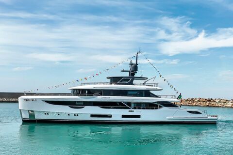 Benetti  2023 Cannes Yachting Festival'e geri dönüyor
